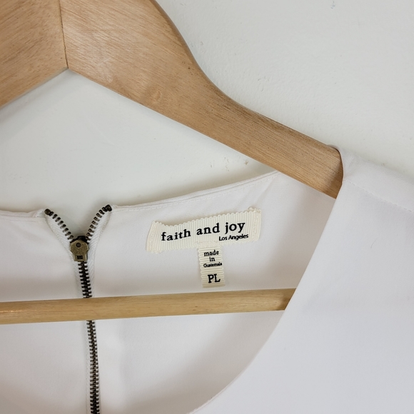 FAITH AND JOY | Color Block Sleeveless Blouse PL - Picture 7 of 8